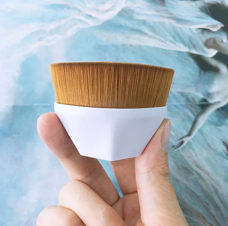 Flawless Petal Quick Foundation Brush