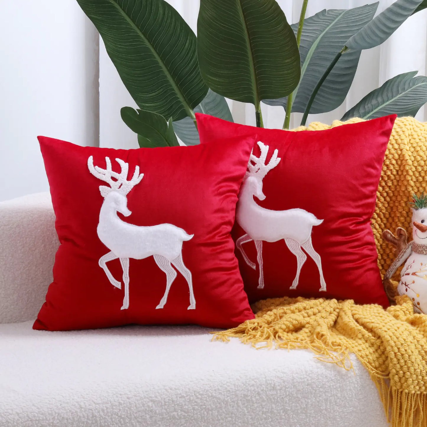 Festive Reindeer Christmas Pillow Cover 45x45 cm