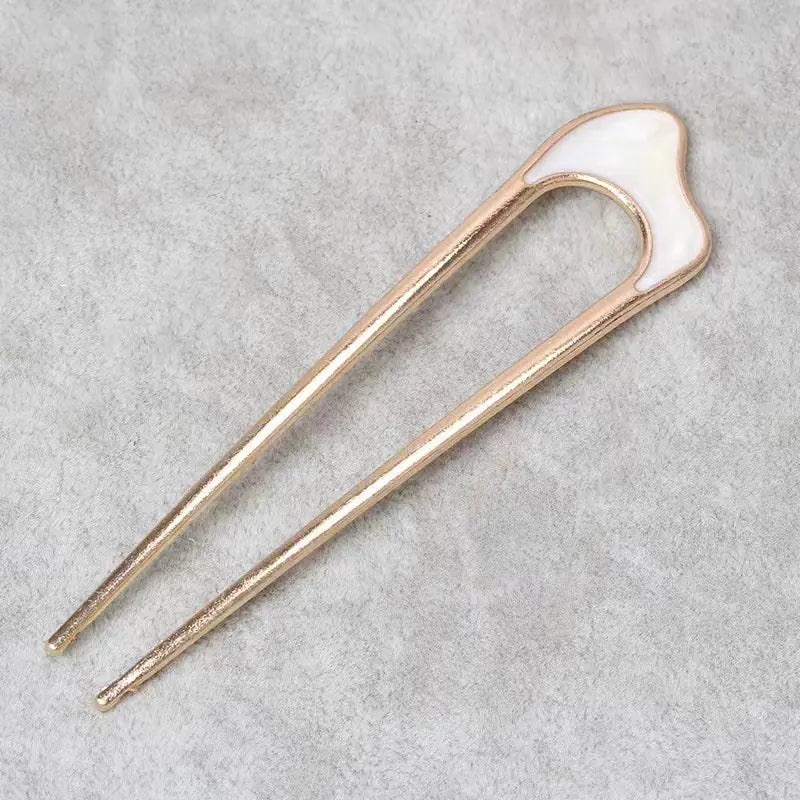 Elegant Shell-Inspired Hair Fork