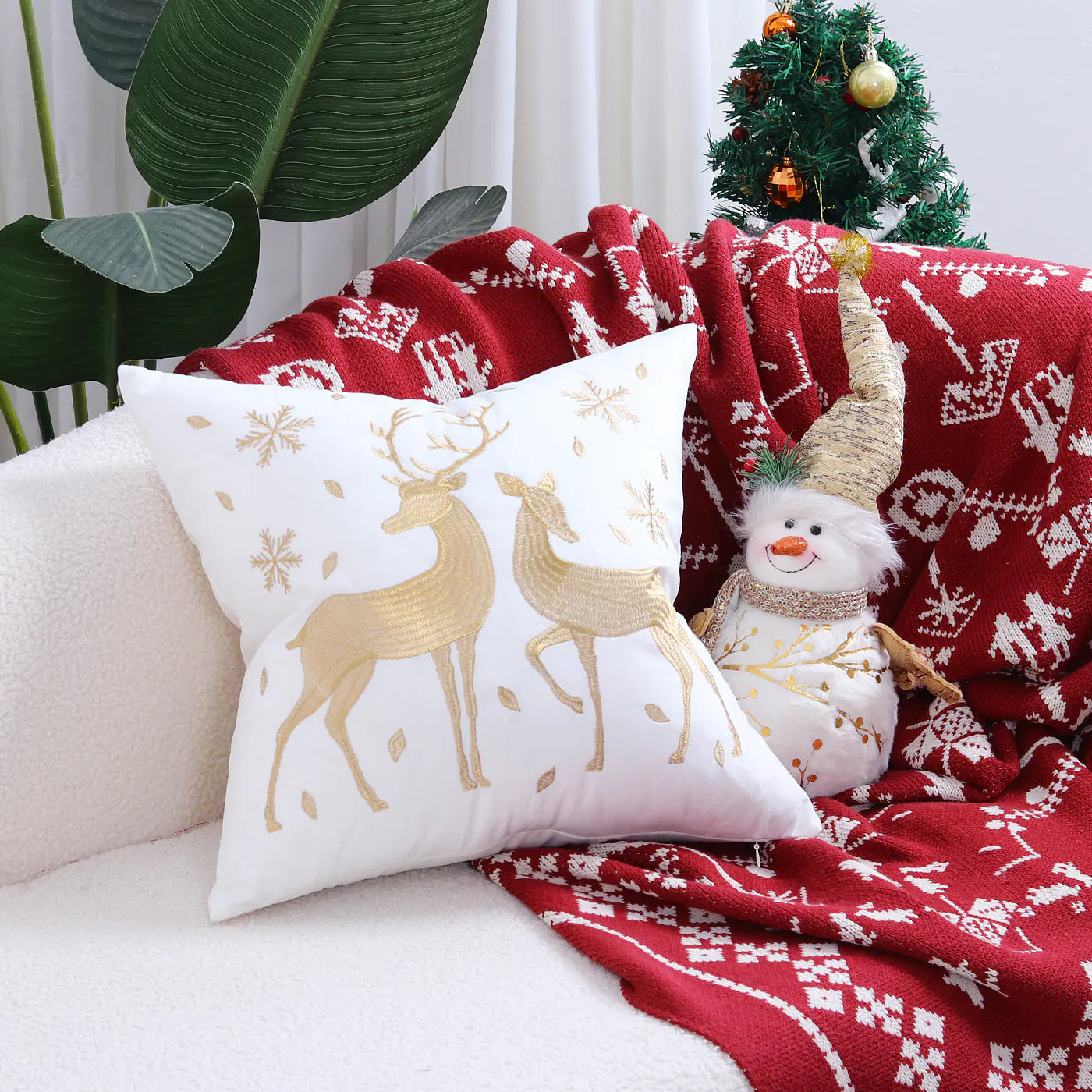 Festive Reindeer Christmas Pillow Cover 45x45 cm
