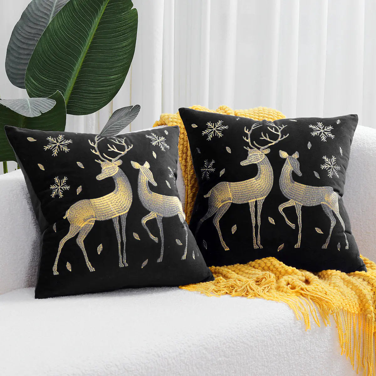 Festive Reindeer Christmas Pillow Cover 45x45 cm