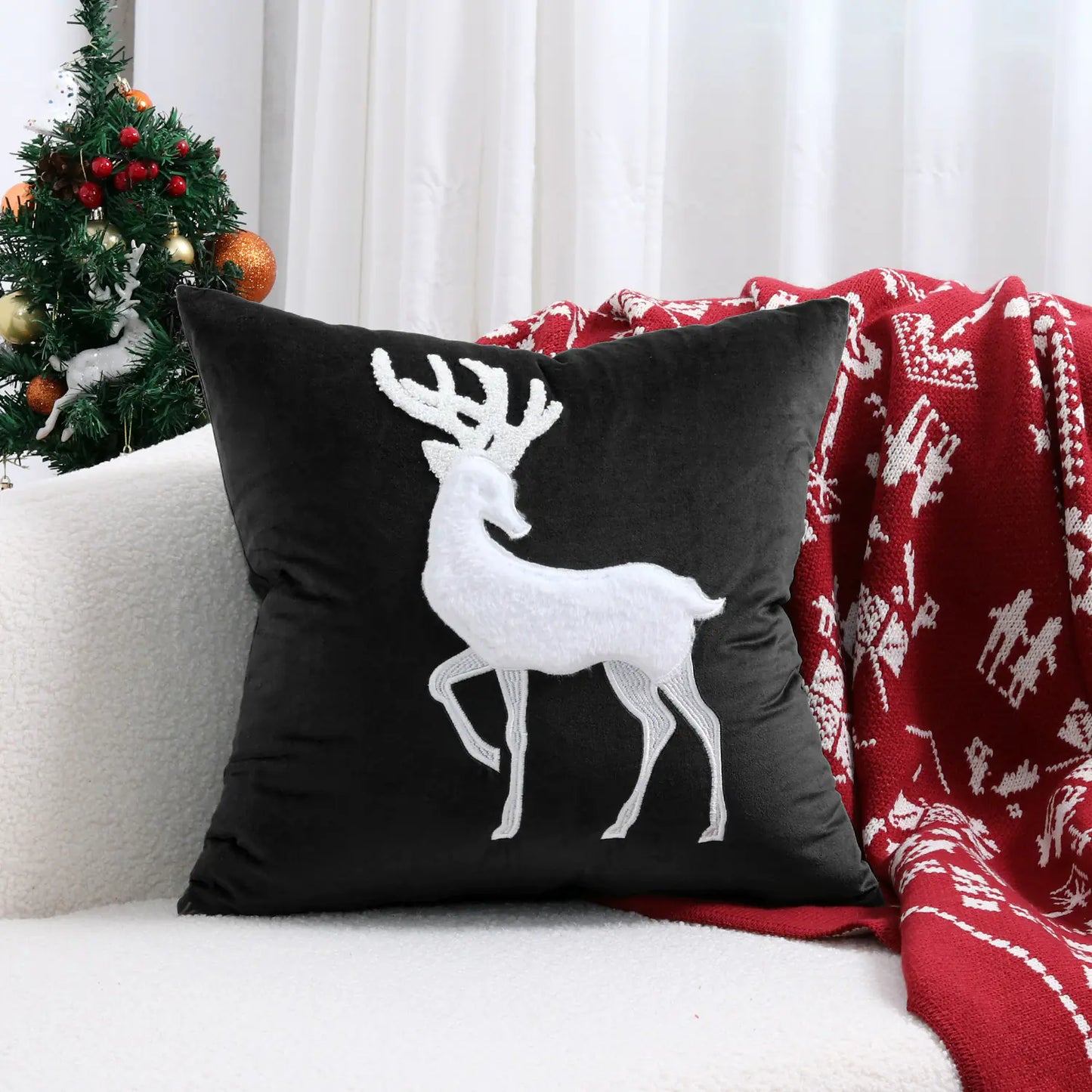 Festive Reindeer Christmas Pillow Cover 45x45 cm