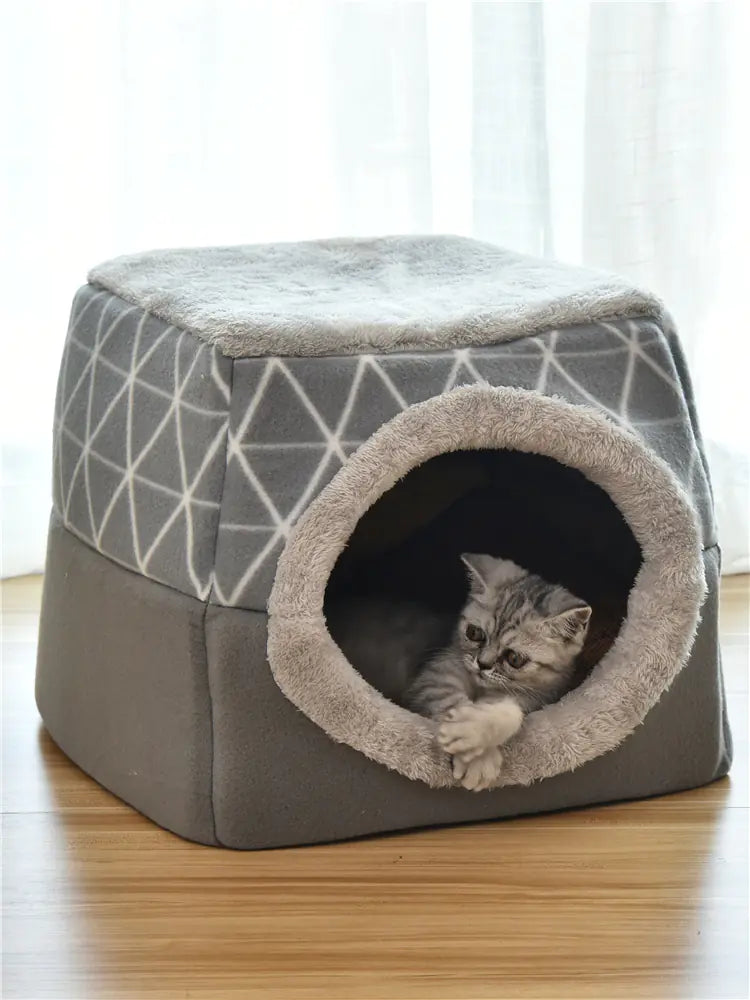 Dual Space Pet Lounge - Capsule Design