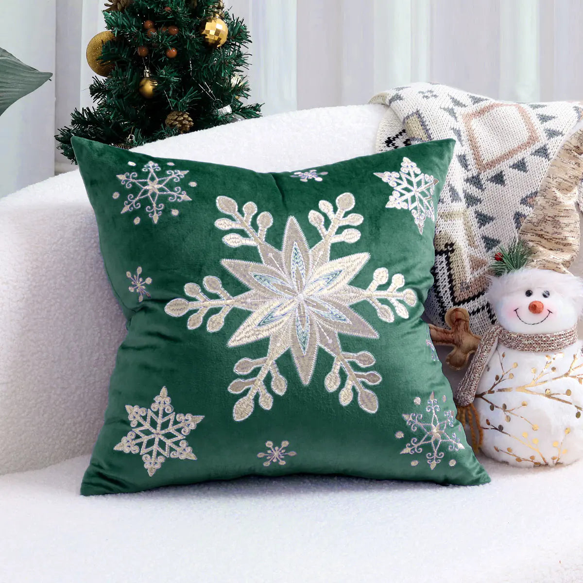 Festive Reindeer Christmas Pillow Cover 45x45 cm