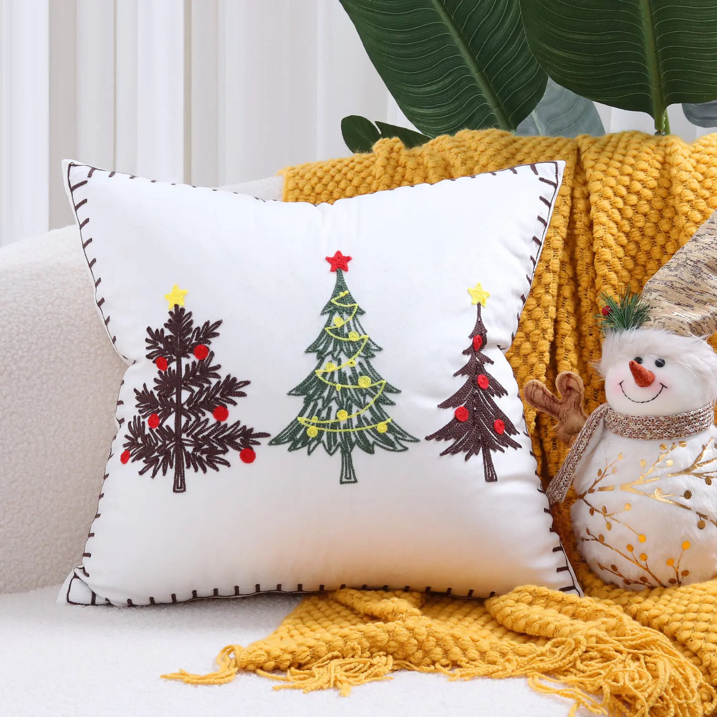 Festive Reindeer Christmas Pillow Cover 45x45 cm